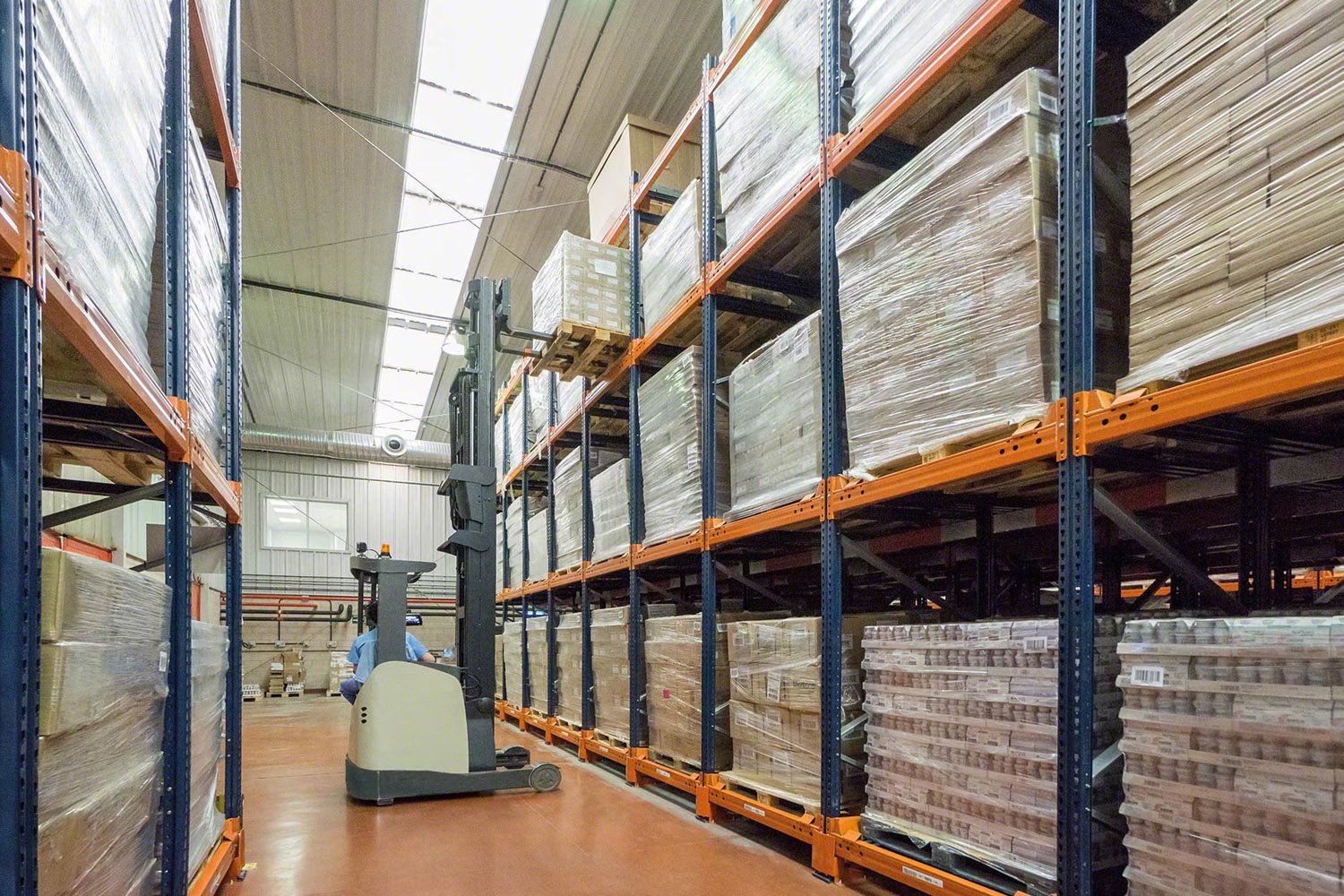 Retractable shelving systems help increase productivity and work efficiency.