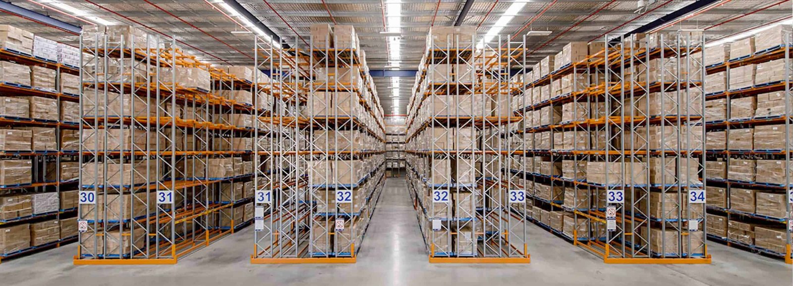 Double deep racking that balances higher storage density with controlled pallet accessibility.