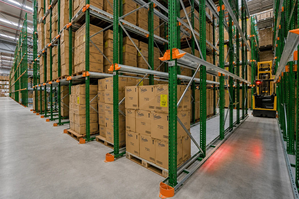 Vinatech Drive-in Racking
